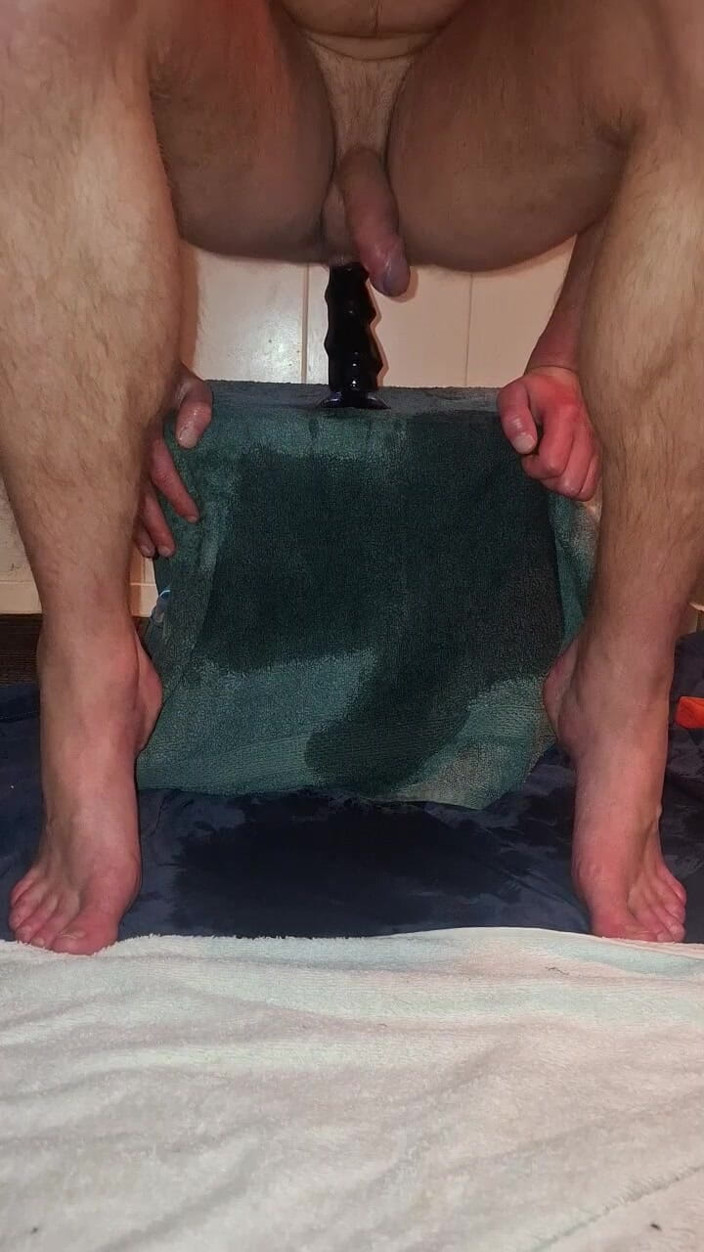 NoFace Twink X: Quente solo masculino cavalgando seu brinquedo até o orgasmo