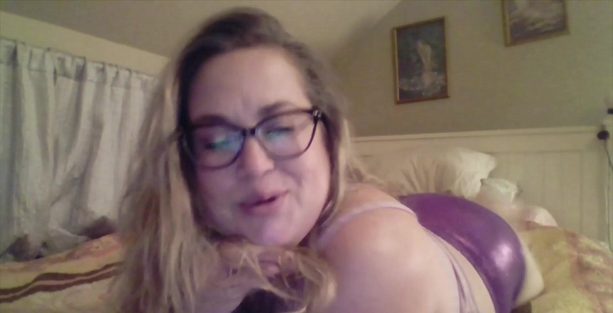 Lily Bay: Vidéo Sph hey hamster bite... Voici la moitié