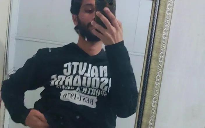 Zaid Valen: Naked in the Hospital Bathroom