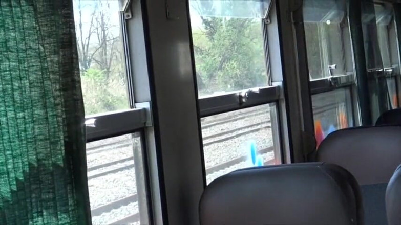 Gaybareback: ストレートアラブは電車で吸い込まれました
