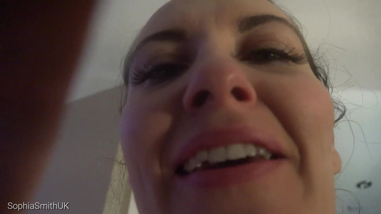 SophiaSmithUK: ASMR ein großer kuss