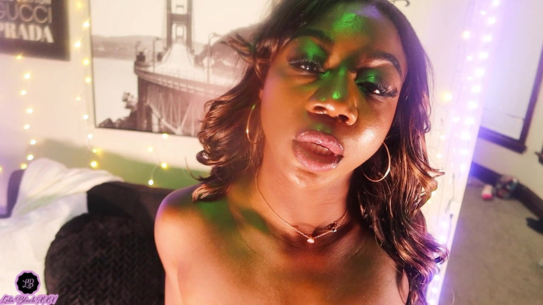 LOLA BLACK XXX: Lola black xxx pantat cewek kulit hitam lagi asik dientot