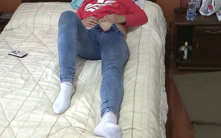 Ardientes69: Miluji, když dávám ruku pod džíny a začínám se dotýkat...