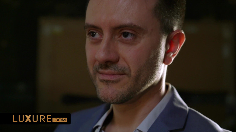 Luxure: ティファニー・レイディは夫の前で男とセックス