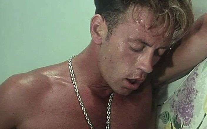 Inhonorof porn: Grote pikken en harige kutjes voor vintage neukpartij