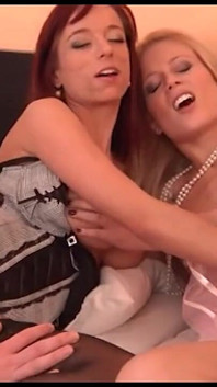 Esta duas milf tesudas fazem sexo com jovem com um pau grande e duro