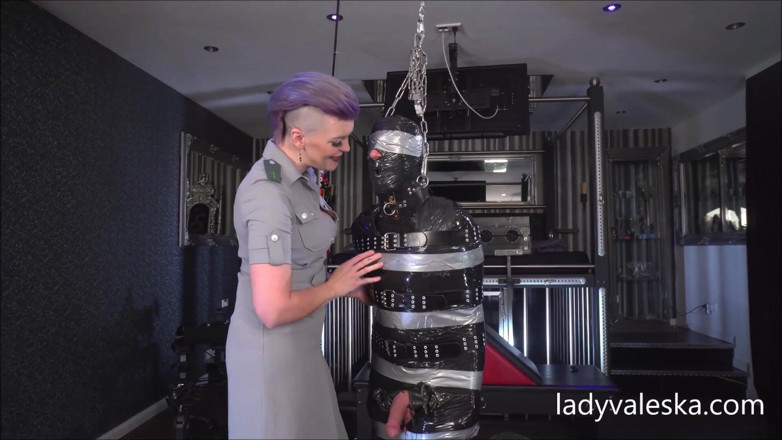 Lady Valeska: Kara, aż spuści