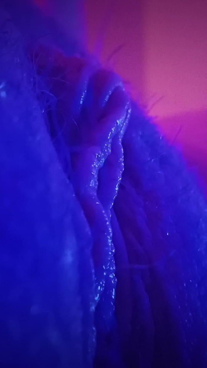 Big Clit Muse: Se mig sensuellt smeka min stora högra mitt framför dina ögon