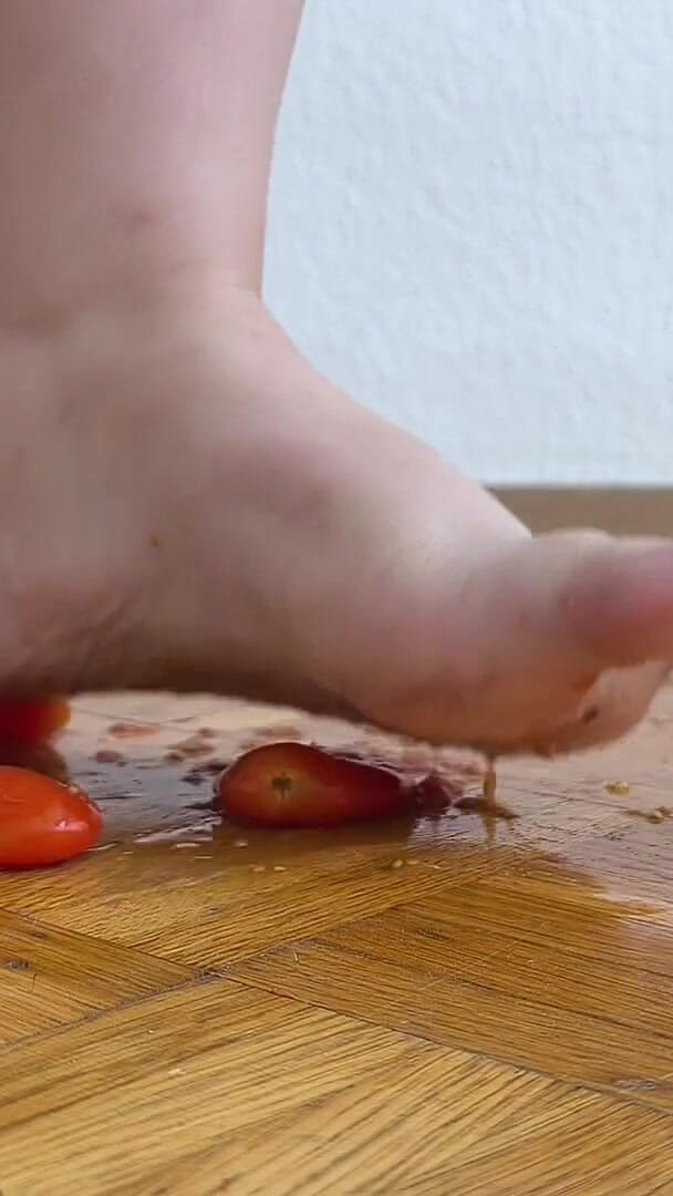 Huge Legs Vs. Cherry Tomatoes (Your QueenXoXo)