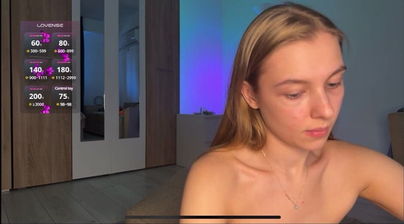 JuiceLussie: Amazing Blowjob with Big Dildo