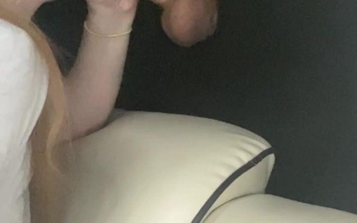 Sluttybritt: Sluttybritt babasının büyük siyah yarağını idare ediyor