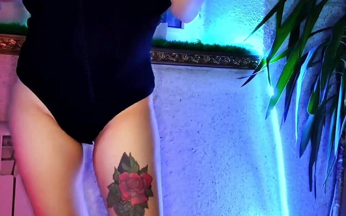 Loona_Sex: Cea mai frumoasă fată din lume se masturbează pentru tine