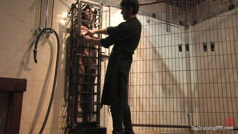 The Training of O by Kink: El entrenamiento de Lila Katt, segundo día