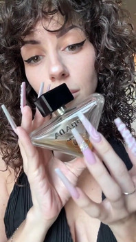 Butelka perfum Asmr