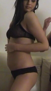 Brooke Summers și Alicia Diamond Topless G-string tarte