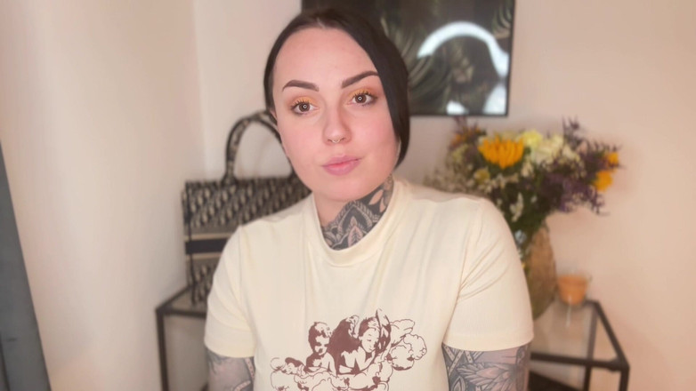 Miss Valentina: İtaatkar erkek arkadaşım tarafından aldatılan