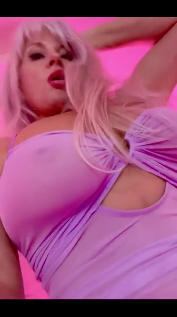 PaintedRose: Поцілуй мене більше губ і стегон тільки для тебе, я буду піклуватися про тебе