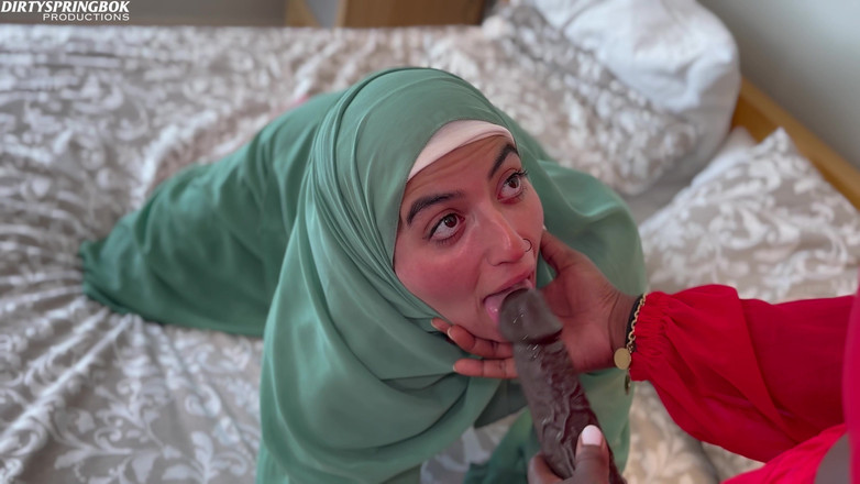 Aaliyah Yasin: Hijabi Aaliyah Yasin are parte de o mare surpriză de...