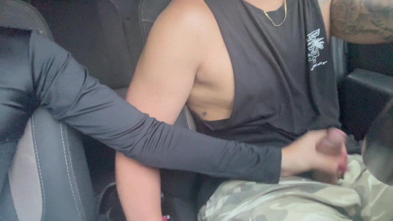Teen amateur Latinas: Petite Student Gives Handjob in the Car and Makes Him...