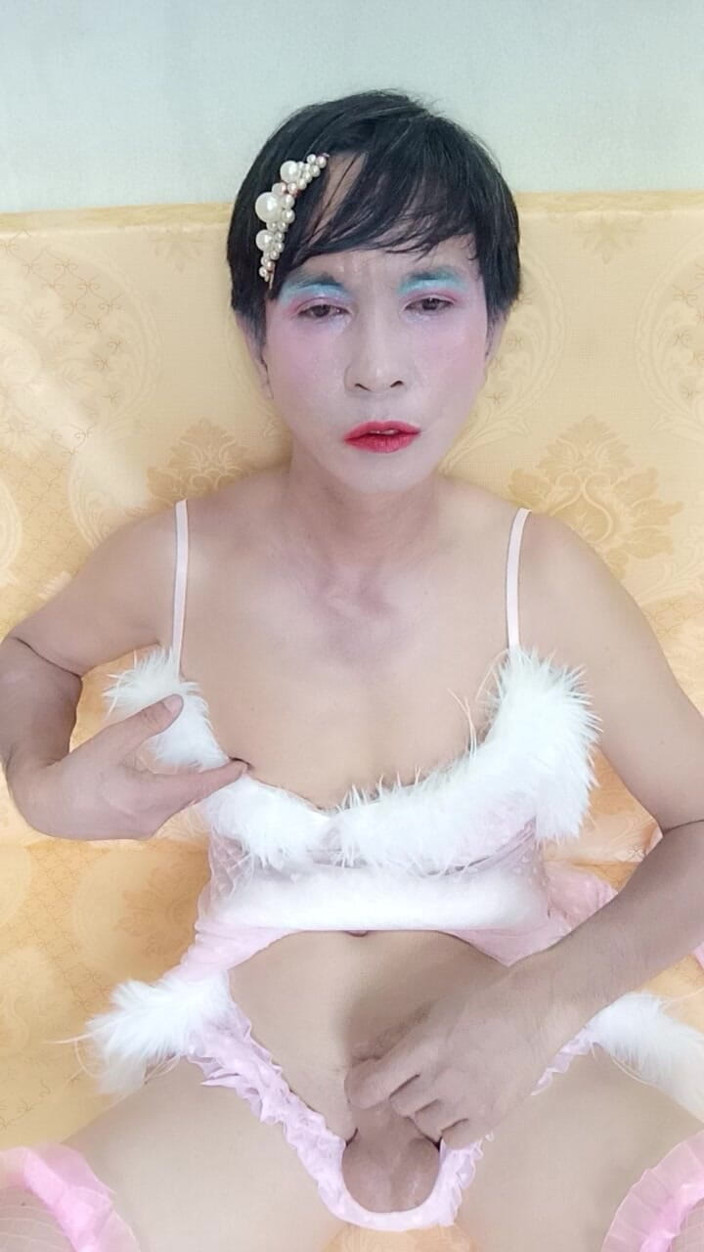 nguyen dang thien tri: Oanh Le - verkleed als een sexy pornoprinses -selfie ejaculeert en kreunt...