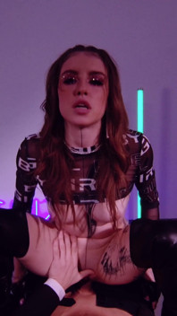 Druipende creampie voor hete getatoeëerde chique Eden Ivy