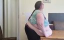 SSBBW Lady Brads: Peser le ventre côté sur la vue