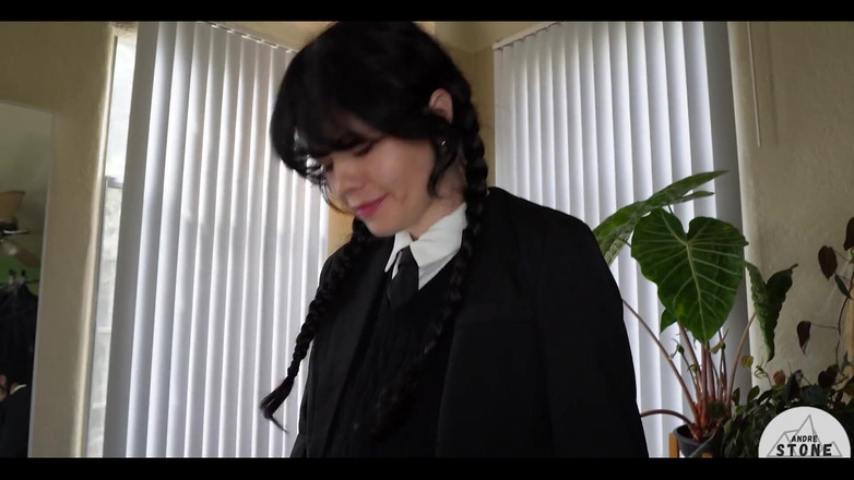 Andre Stone: Mercoledì addams prende un cazzo enorme e carico di sborra...