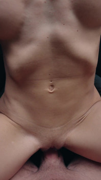 Pawg milf krijgt haar fitte rondborstige lichaam bedekt met sperma