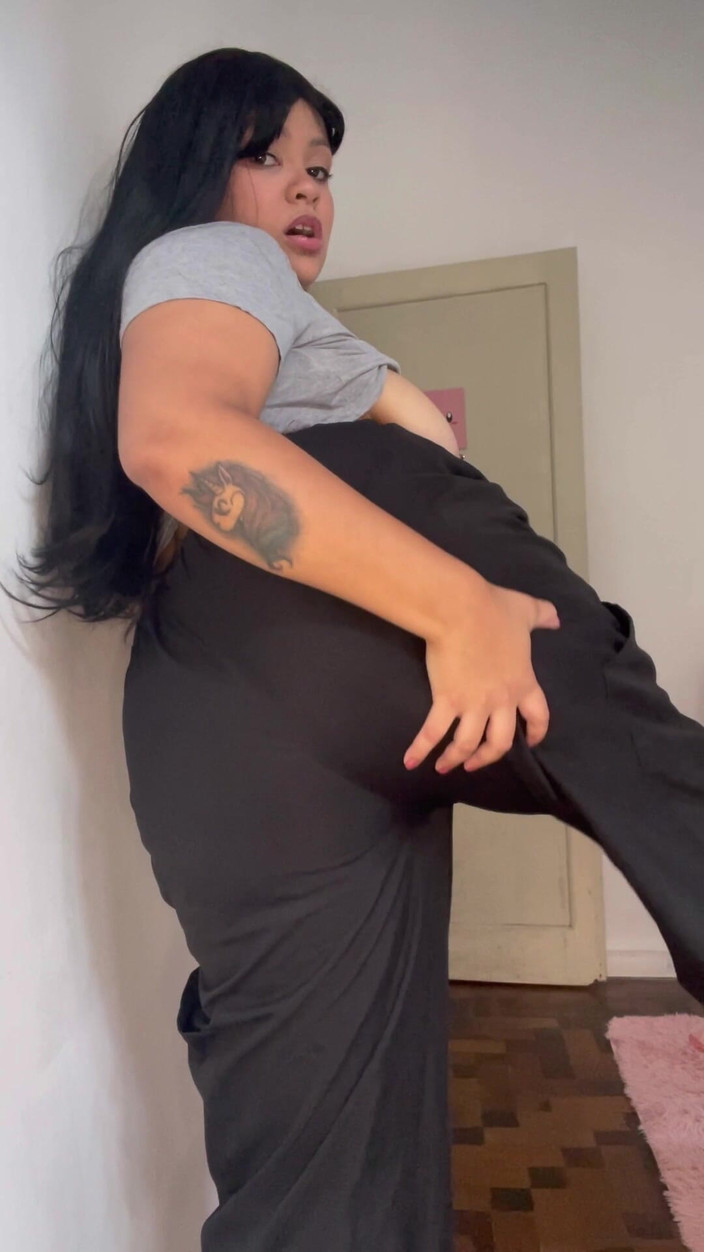 Cutiepiie Chubby: BBWがゆったりしたズボンでおならをしたりげっぷをしてイッる