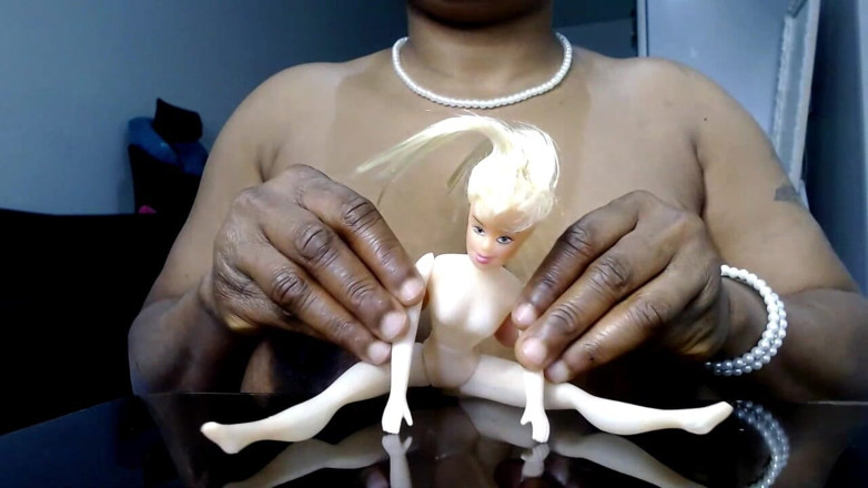 Maeling: Tiny Cheating Slut Breast Crushing