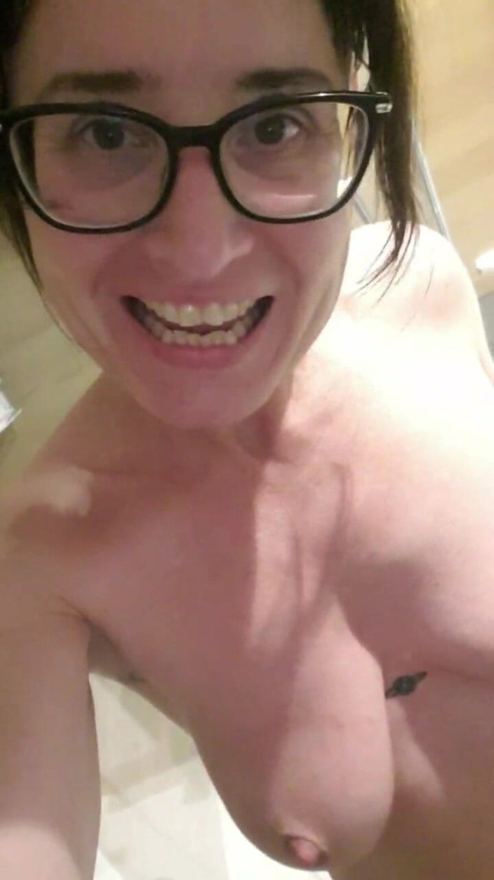 JulieEroticDress: Trois Jours Sans Orgasme Puis Explosion