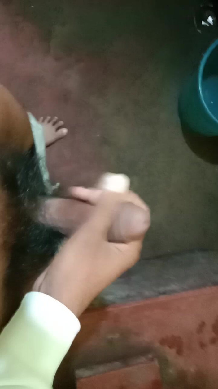 Kala Desi: Sedím sama a třese se