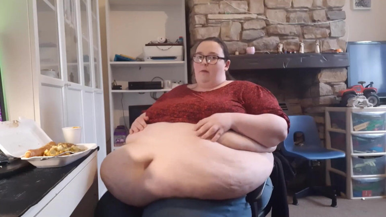 SSBBWLadyBrads: Riempio la mia faccia grassa di cibo oleoso