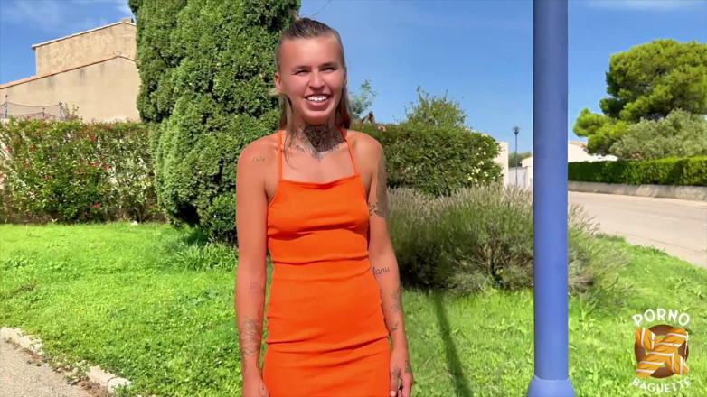 Porno Baguette: Mélanie, Beautiful Blonde, Wants to Get Fucked Really Hard