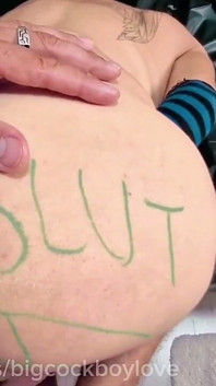 Twink dziwka pokryta spermą po raz pierwszy po wild, oklep jebanie
