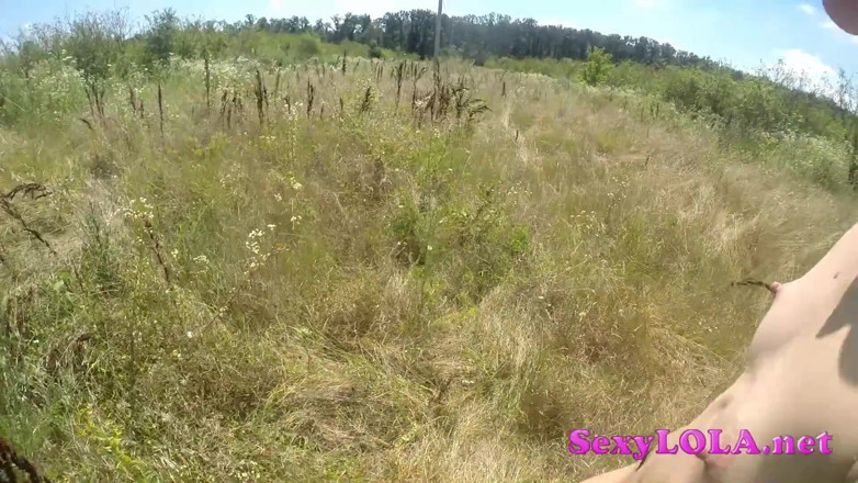 Sexy Lola: I offer her a flower and she sucks my cock...