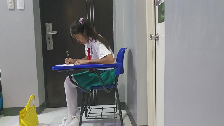 creamberryfairy: Desperate Student Pee