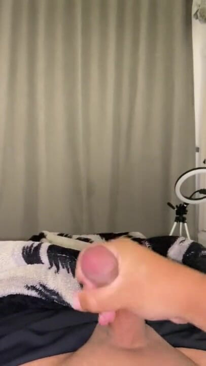 Dylan Ford: Brazilian twink loves to cum before going to bed | Dylan...