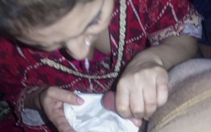 UnluckyDoll: Pijpen, klaarkomen in de mond.