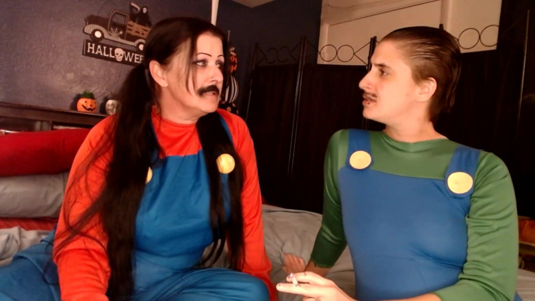 Abby Anna: Rehat asap Halloween Cosplaying