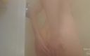 Marissa Sweet: Casalinga sexy mostra il suo bel culo in una doccia...