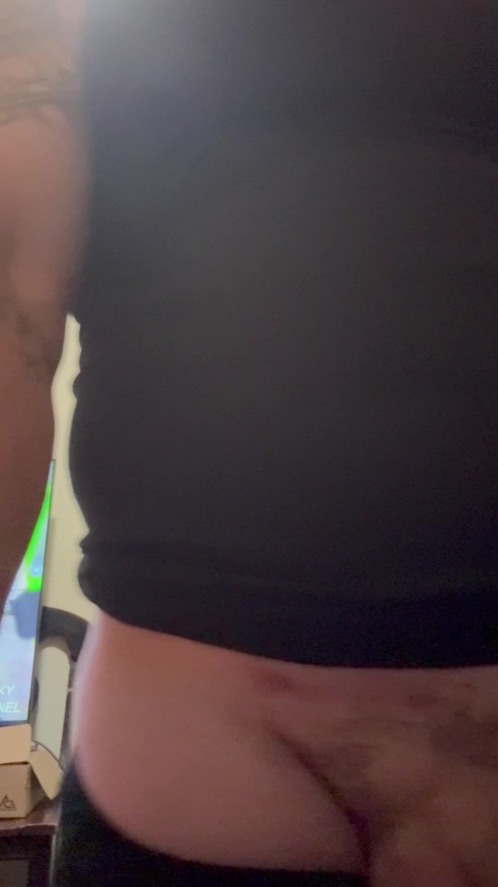 Youamdmeona69: Guy Jerking off