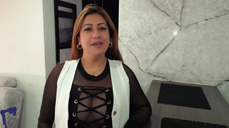 AlinaVelvet: Skutečný amatérský pár nadržený latina MILF nevlastní sestra jezdí na...