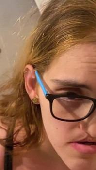 Miriam Hotied, Sání a Dostává výstřik na obličej