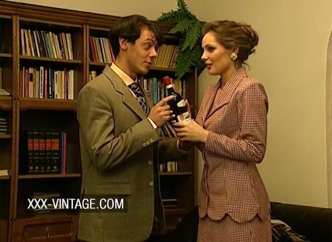 XXX-Vintage: Eş değiştirmeli akşam yemeği partisinde klasik üçlü seks - 2'de 1 sahne