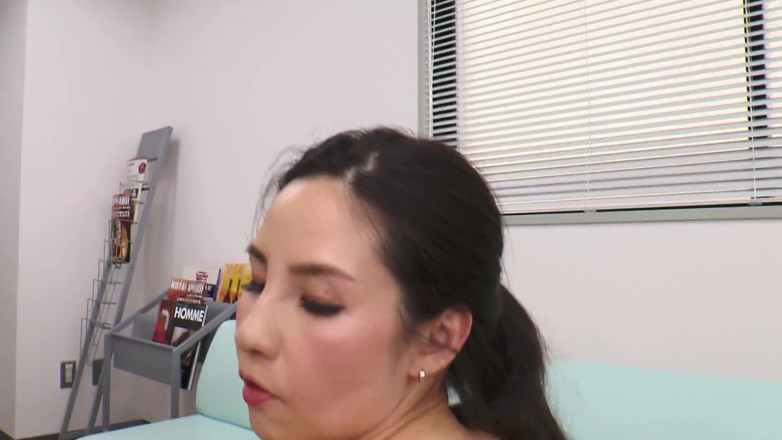 Caribbeancom: Thick milf slut gets her master off