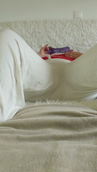 Geile ehefrau allein zu hause - squirtende masturbation
