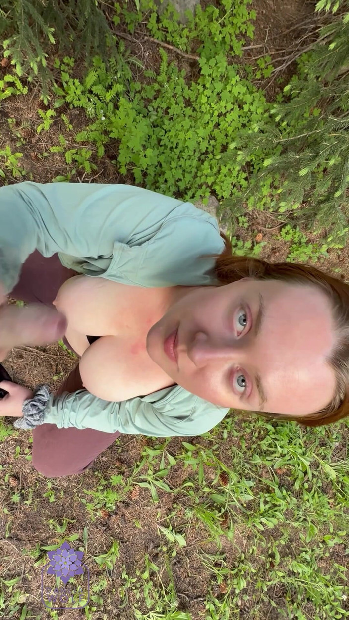 Dahlia Wolf: Coppia quasi beccata in campeggio e sex tape escursioni