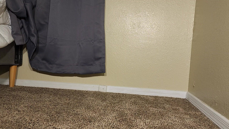 Uncut and Horny: Slapping... și arătându-mi curul