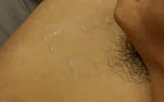 Jonge gladde Vietnamese jongen twink aftrekken met veel cumshots